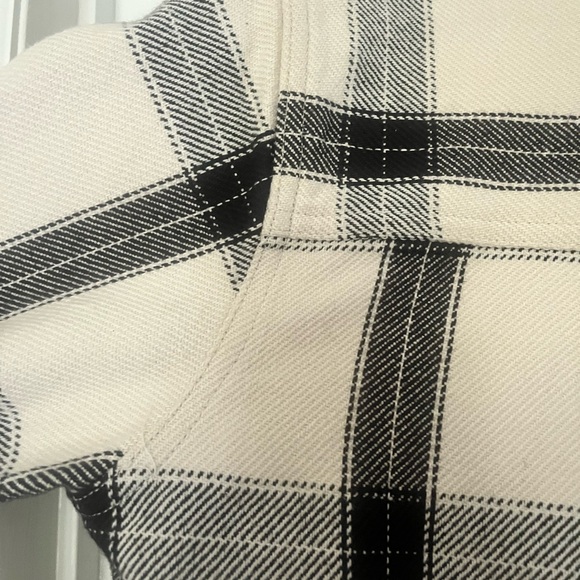 Carhart flannel women’s rugged flex. Loose fit, midweight flannel - Picture 5 of 5